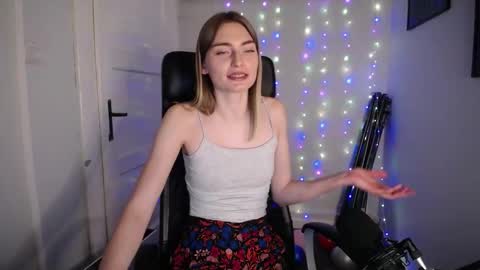 millie_lacroix online show from 02/17/25, 12:27