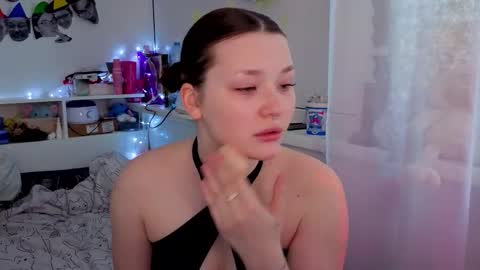 Snapshot of milliedoll chatting on 11/11/25, 05:18 Millie online show from 11/11/25, 05:18