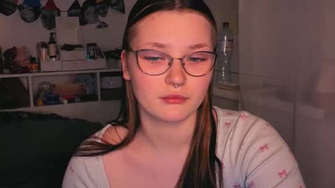 Snapshot of milliedoll chatting on 11/20/25, 11:21 Millie online show from 11/20/25, 11:21