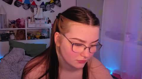 Snapshot of milliedoll chatting on 11/28/25, 08:06 Millie online show from 11/28/25, 08:06