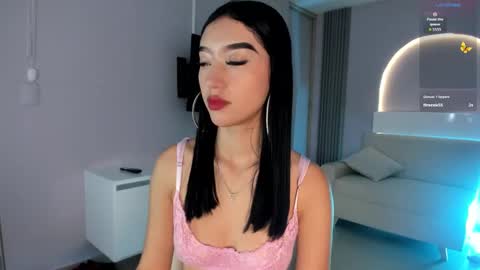 Snapshot of millieskinny_ chatting on 10/09/25, 11:47 Ana Maria online show from 10/09/25, 11:47