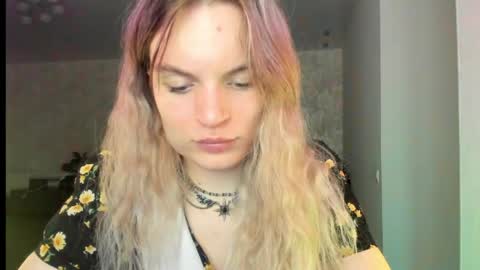 mili-kira online show from 05/16/26, 08:07
