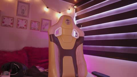 MILLY online show from 12/01/25, 06:24