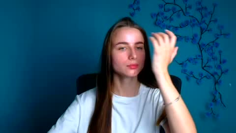 Snapshot of milly_liss chatting on 06/29/26, 05:35 Milly online show from 06/29/26, 05:35
