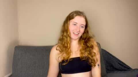 Snapshot of milly_milliy chatting on 10/20/25, 04:18 Milly online show from 10/20/25, 04:18