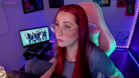 Snapshot of milly_yako chatting on 09/19/25, 03:19 Monkey D Maddie online show from 09/19/25, 03:19