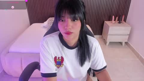 Snapshot of millyevans1 chatting on 04/21/26, 02:51 millyevans1 online show from 04/21/26, 02:51