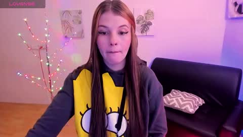 Snapshot of millysandler chatting on 03/06/25, 01:35 Milly online show from 03/06/25, 01:35