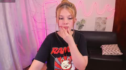 Snapshot of millysandlerr chatting on 05/01/26, 06:07 millysandlerr online show from 05/01/26, 06:07