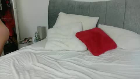 Snapshot of millysinclair chatting on 09/27/25, 07:02 Milly online show from 09/27/25, 07:02