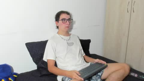 Snapshot of milogm_ chatting on 06/28/26, 09:21 milogm_ online show from 06/28/26, 09:21