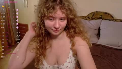 Snapshot of milounee chatting on 05/09/26, 08:19 milounee online show from 05/09/26, 08:19