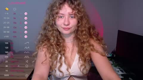 Snapshot of milounee chatting on 06/14/26, 07:32 milounee online show from 06/14/26, 07:32
