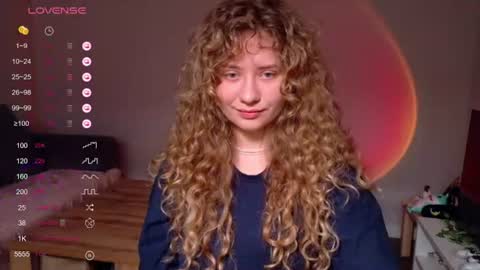 Snapshot of milounee chatting on 06/19/26, 04:33 milounee online show from 06/19/26, 04:33