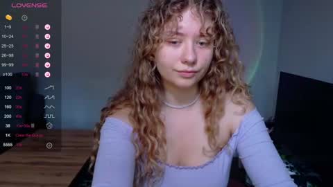 Snapshot of milounee chatting on 07/11/26, 08:17 milounee online show from 07/11/26, 08:17