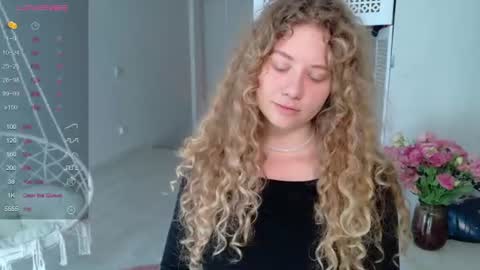Snapshot of milounee chatting on 07/31/26, 08:25 milounee online show from 07/31/26, 08:25