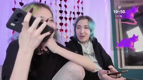 Snapshot of milten_trish chatting on 02/27/25, 10:53 milten_trish online show from 02/27/25, 10:53