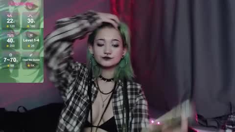 Snapshot of milten_trish chatting on 11/23/25, 01:33 milten_trish online show from 11/23/25, 01:33