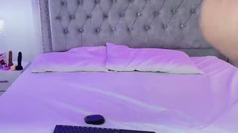 Milu ballmer  online show from 02/19/25, 11:38