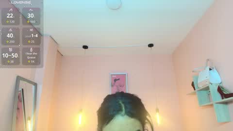 milu_carbajal_x online show from 12/17/25, 08:04