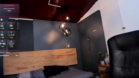 Snapshot of milu_collins chatting on 01/16/25, 05:33 Milu  online show from 01/16/25, 05:33