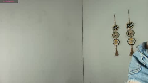 Snapshot of milu_gomez chatting on 09/18/25, 08:00 Milu Gomez online show from 09/18/25, 08:00