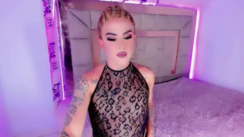 Snapshot of miludollts chatting on 02/06/26, 02:27 kendall online show from 02/06/26, 02:27