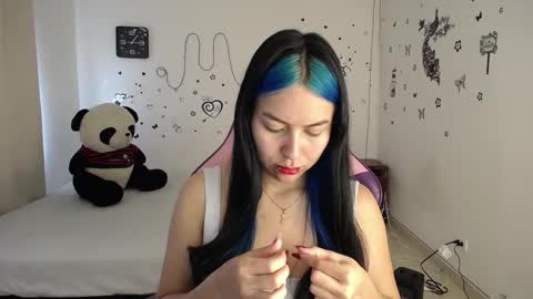 Snapshot of milusolers chatting on 11/11/25, 12:49 Milusolers online show from 11/11/25, 12:49