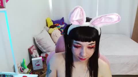 mily_milk_ online show from 03/09/25, 06:00