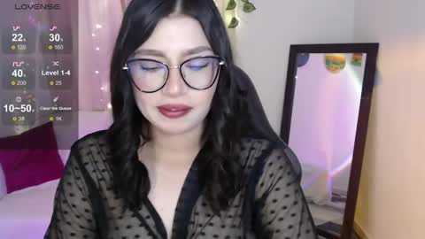 Snapshot of mily_thomson_b chatting on 05/23/26, 12:05 Mily online show from 05/23/26, 12:05