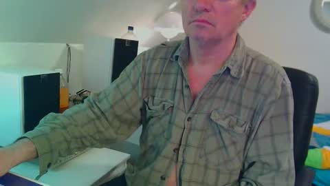 Snapshot of milymen26 chatting on 04/26/26, 08:50 Milymen26 Polish man master fereskik straight mature online show from 04/26/26, 08:50