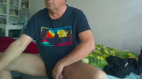 Snapshot of milymen26 chatting on 06/01/26, 04:25 Milymen26 Polish man master fereskik straight mature online show from 06/01/26, 04:25