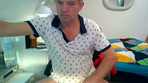 Snapshot of milymen26 chatting on 06/13/26, 06:28 Milymen26 Polish man master fereskik straight mature online show from 06/13/26, 06:28