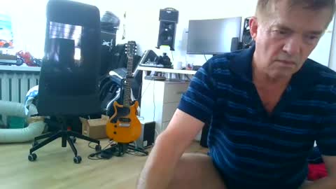 Snapshot of milymen26 chatting on 07/05/26, 05:47 Milymen26 Polish man master fereskik straight mature online show from 07/05/26, 05:47