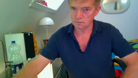 Snapshot of milymen26 chatting on 07/11/26, 06:43 Milymen26 Polish man master fereskik straight mature online show from 07/11/26, 06:43