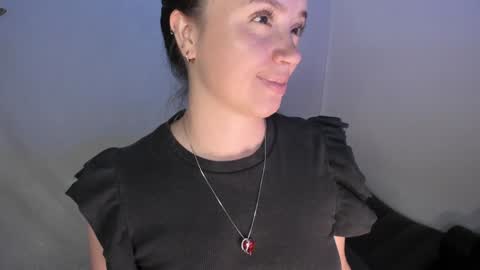 Snapshot of milysauria_ chatting on 12/28/24, 04:52 Mily  online show from 12/28/24, 04:52