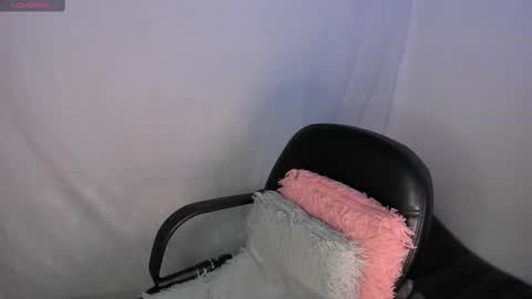 Snapshot of milysauria_ chatting on 02/21/25, 11:55 Mily  online show from 02/21/25, 11:55