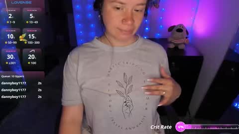 Snapshot of milysauria_ chatting on 09/11/25, 10:26 Mily  online show from 09/11/25, 10:26