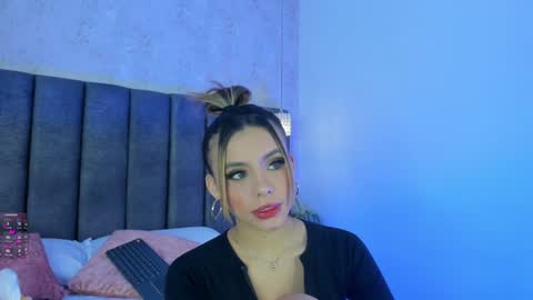 Snapshot of milyy_vermont chatting on 01/05/25, 08:00 Milyy online show from 01/05/25, 08:00