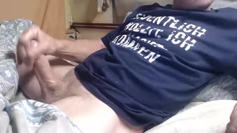 Snapshot of mimes32 chatting on 11/04/25, 03:05 mimes32 online show from 11/04/25, 03:05