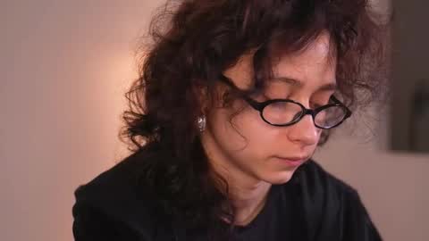 Snapshot of mimilicks chatting on 11/22/25, 07:40 IRIS online show from 11/22/25, 07:40