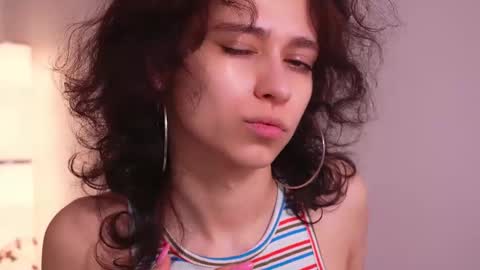 Snapshot of mimilicks chatting on 12/03/25, 08:56 IRIS online show from 12/03/25, 08:56