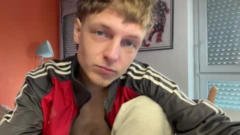 Snapshot of mimiro12 chatting on 04/11/26, 12:31 mimiro12 online show from 04/11/26, 12:31