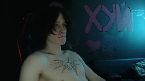 Max online show from 11/25/25, 12:21