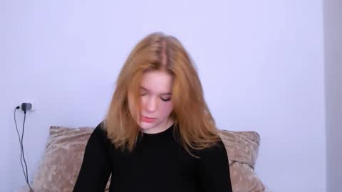 hi Im Mina  online show from 10/26/25, 02:17