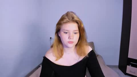 hi Im Mina  online show from 11/19/25, 01:49