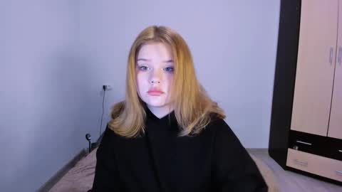 hi Im Mina  online show from 11/23/25, 01:49