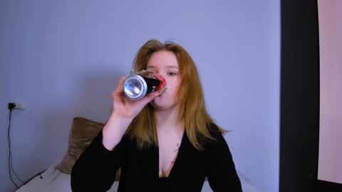 hi Im Mina  online show from 12/17/25, 01:44