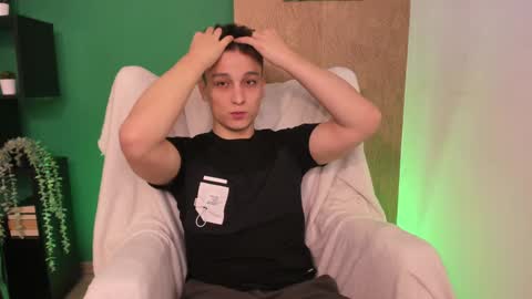 minato_kono online show from 01/29/25, 12:13