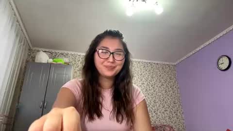 Snapshot of minavibe chatting on 07/15/26, 03:45 minavibe online show from 07/15/26, 03:45
